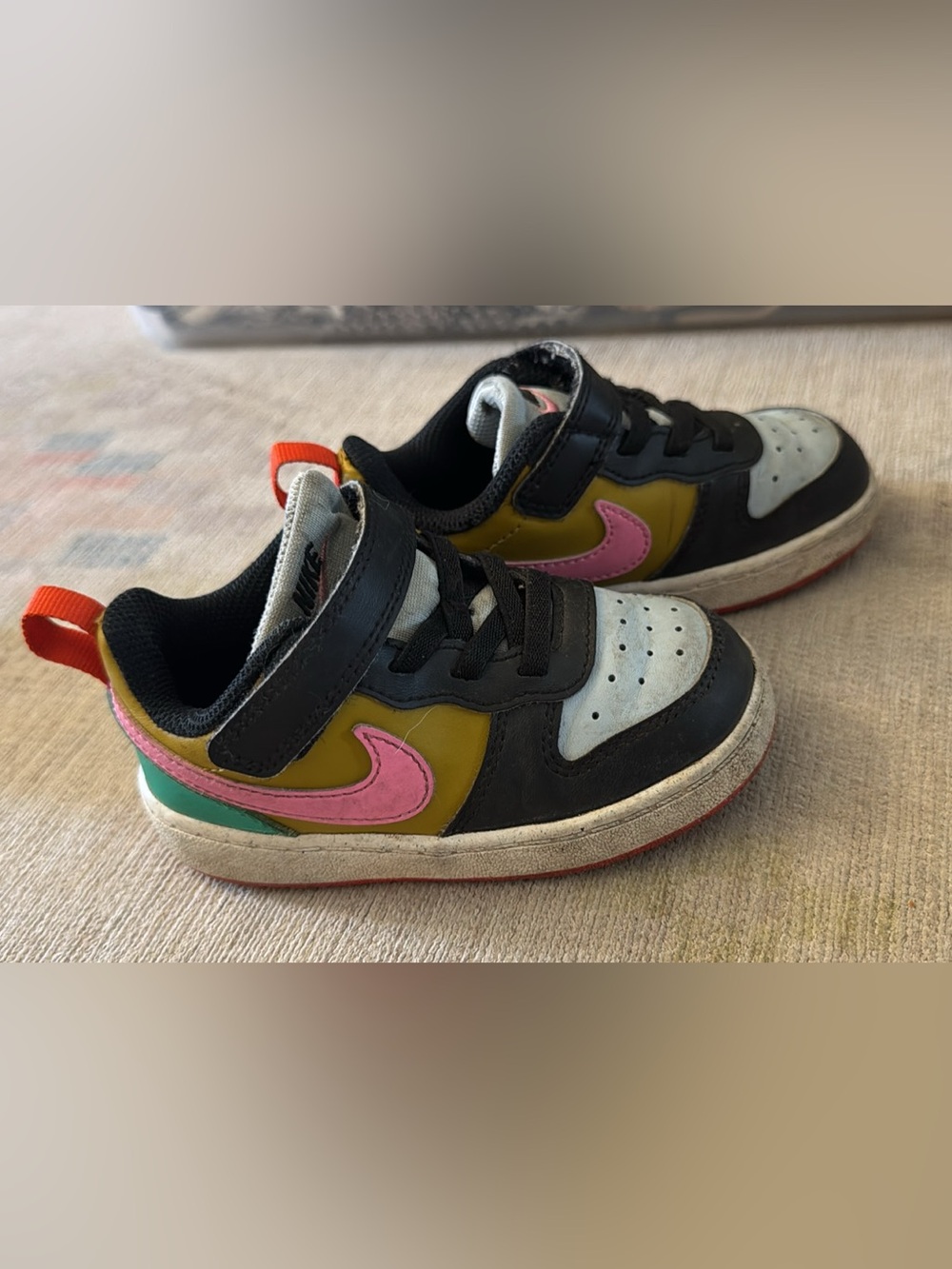 Nike Kids Black, Pink & Olive Low-Top Sneakers